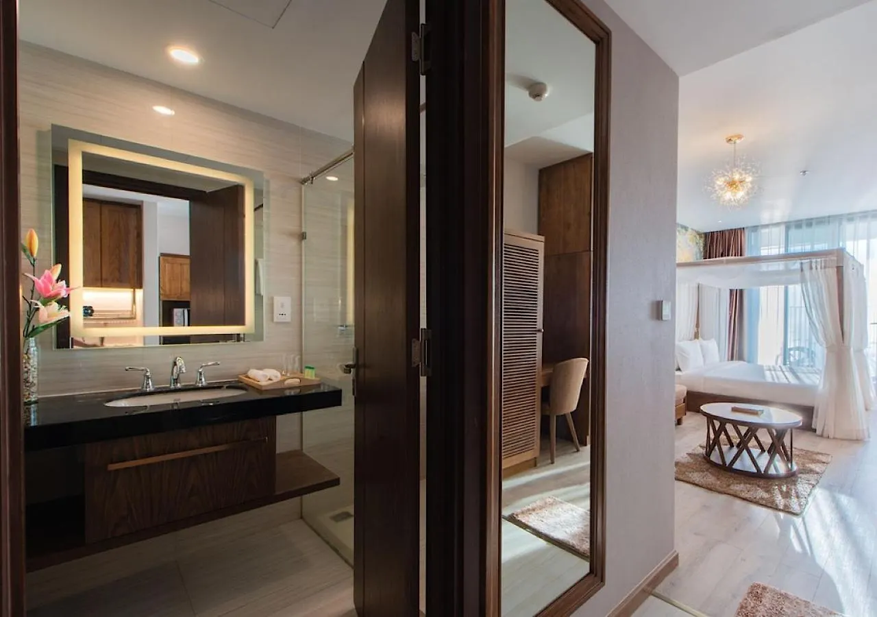 Hotel Panorama Autumn Leaves Nha Trang Beach