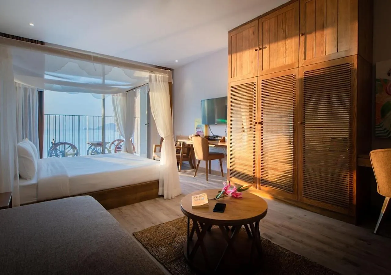 Hotel Panorama Autumn Leaves Nha Trang Beach