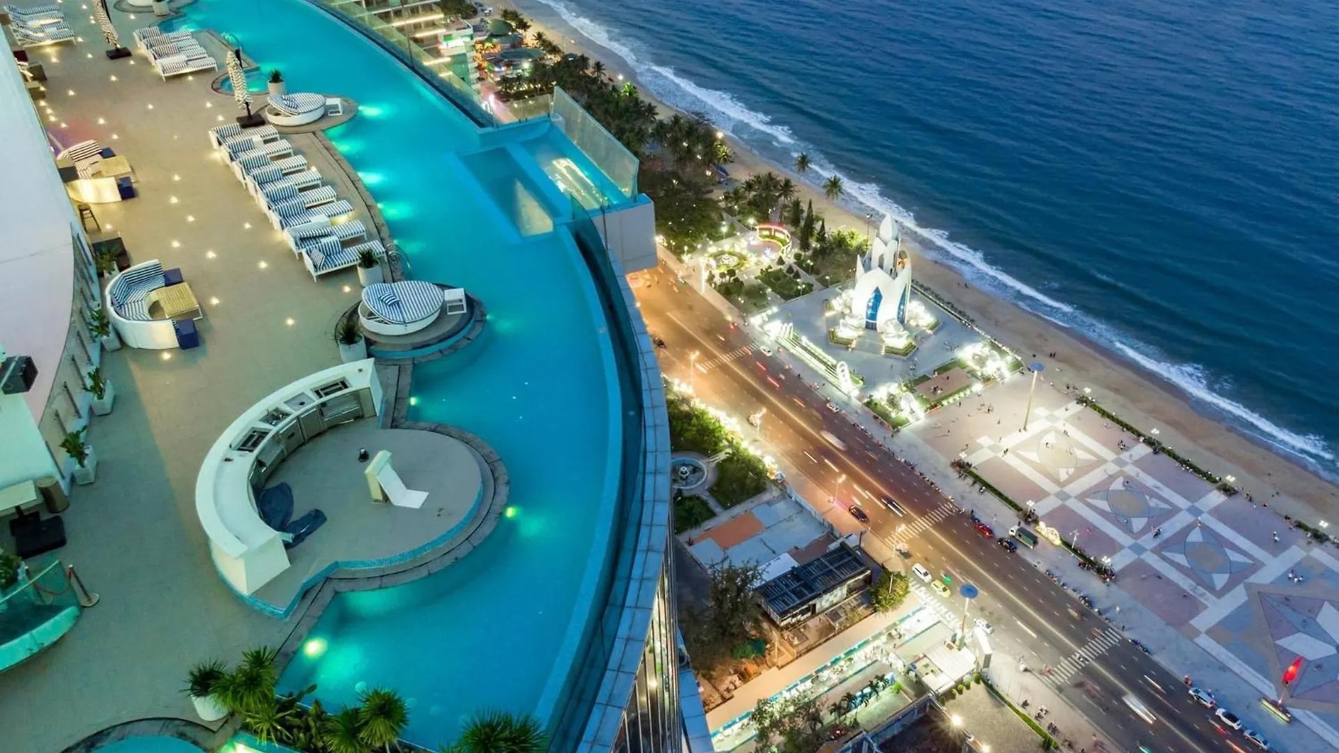 *****  Hotel Panorama Autumn Leaves Nha Trang Beach Vietnam
